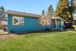 NW Hartford Bend OR pet friendly dogs only, sleeps 6, west side quiet neighborhood